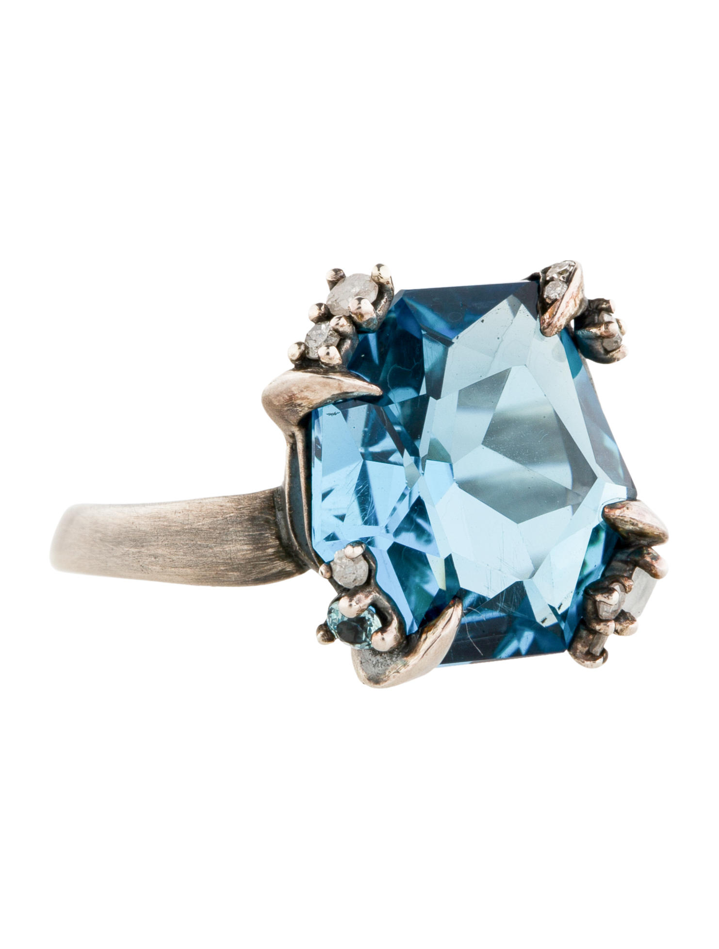  BLUE TOPAZ RING