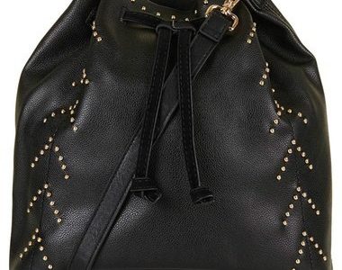 MUST-HAVE:  A Structure Yet Supple Bucket Bag