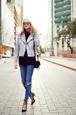How to Walk Well in High Heels