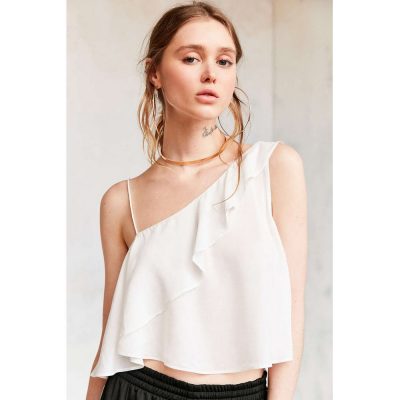 Every Summer Wardrobe Needs These 6 Timeless Items