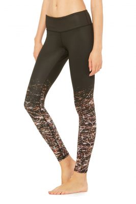 Celebrating Earth Day With ALO Yoga, An Eco Brand the Cool Girls Pick