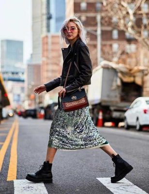 10 Office-Appropriate Ways to Wear Your Dresses With Tights and Boots
