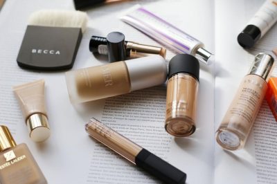 The Beauty Products You Should Have In Your Purse